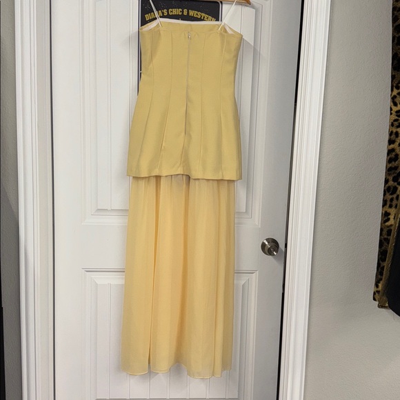 REVOLVE Linda Dress in Cornsilk
Amanda Uprichard - Picture 8 of 8